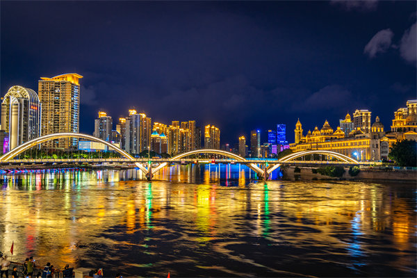 管理咨詢(xún)?nèi)绾沃ΩＶ葜行∑髽I(yè)突破發(fā)展瓶頸？