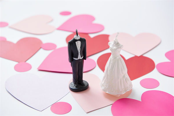 5月10日起結(jié)婚離婚不需要戶口本，人力資源怎么看？