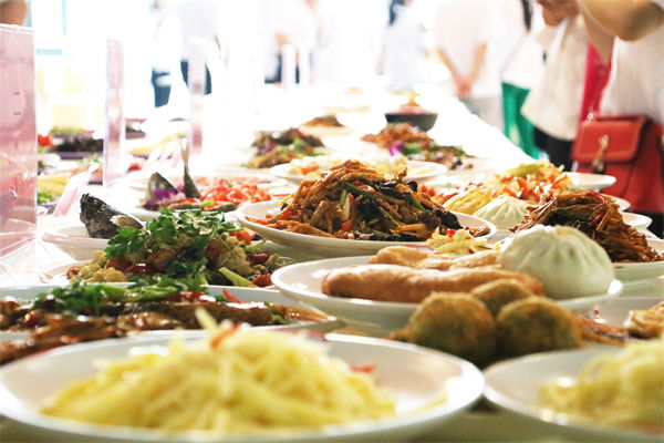 品牌營(yíng)銷分析：第一批開(kāi)零食店的人，賺夠千萬(wàn)離場(chǎng)了