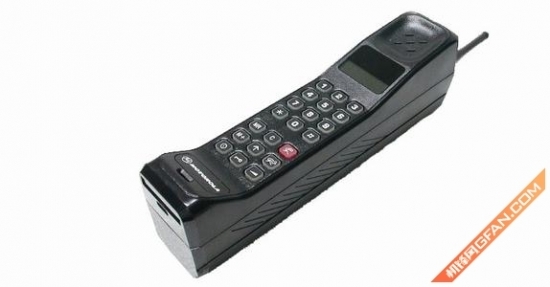 從奢侈品到消費(fèi)電子產(chǎn)品 手機(jī)發(fā)展歷史回顧|摩托羅拉|愛(ài)立信|iPhone_手機(jī)_新浪科技_新浪網(wǎng)